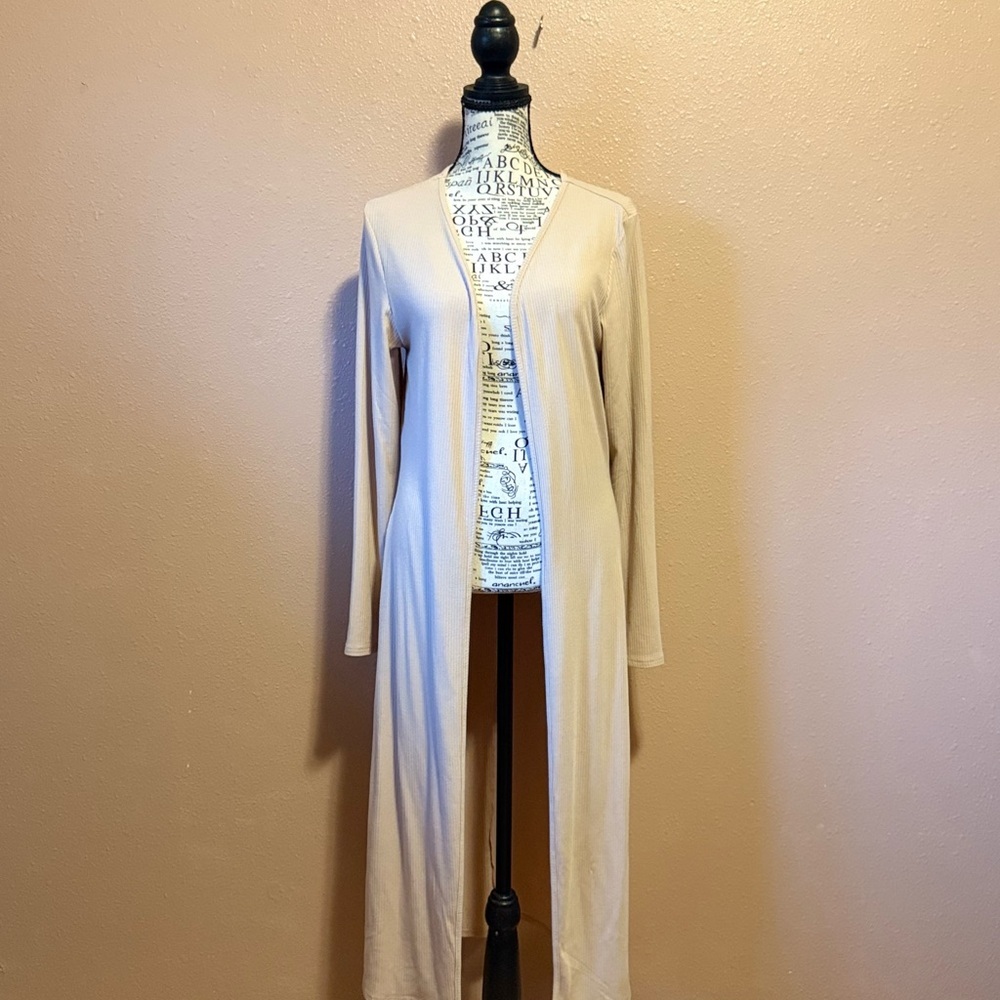 VENUS Ribbed Beige Cardigan